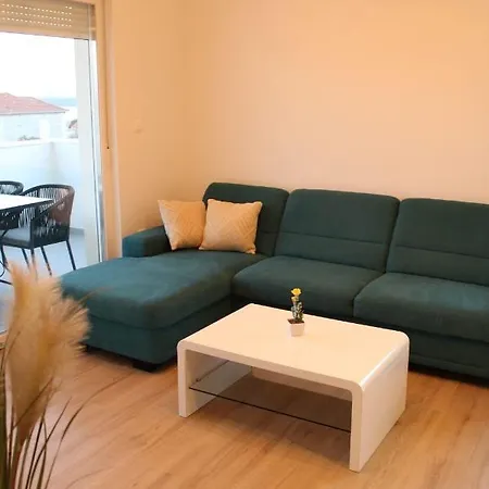 Apartman Renata 2 * トロギール